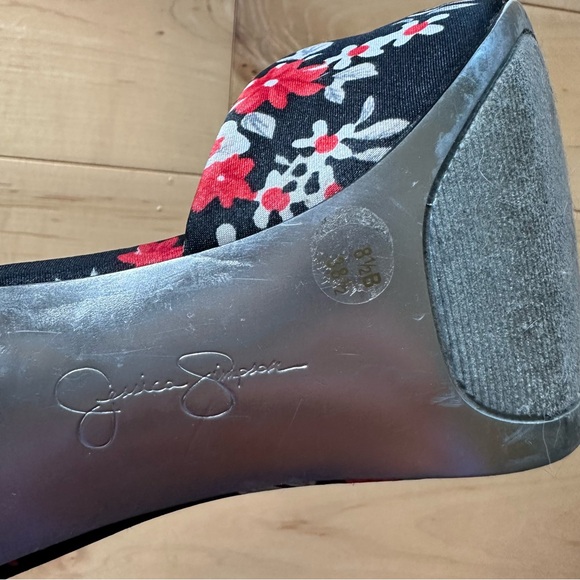 Jessica Simpson Floral Peep-Toe Pumps - Picture 8 of 9